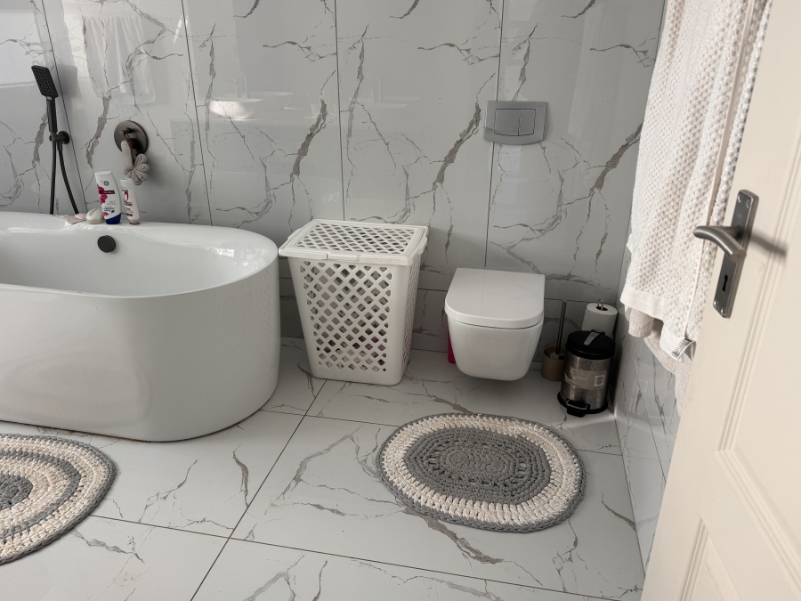 3 Bedroom Property for Sale in Hartenbos Heuwels Western Cape